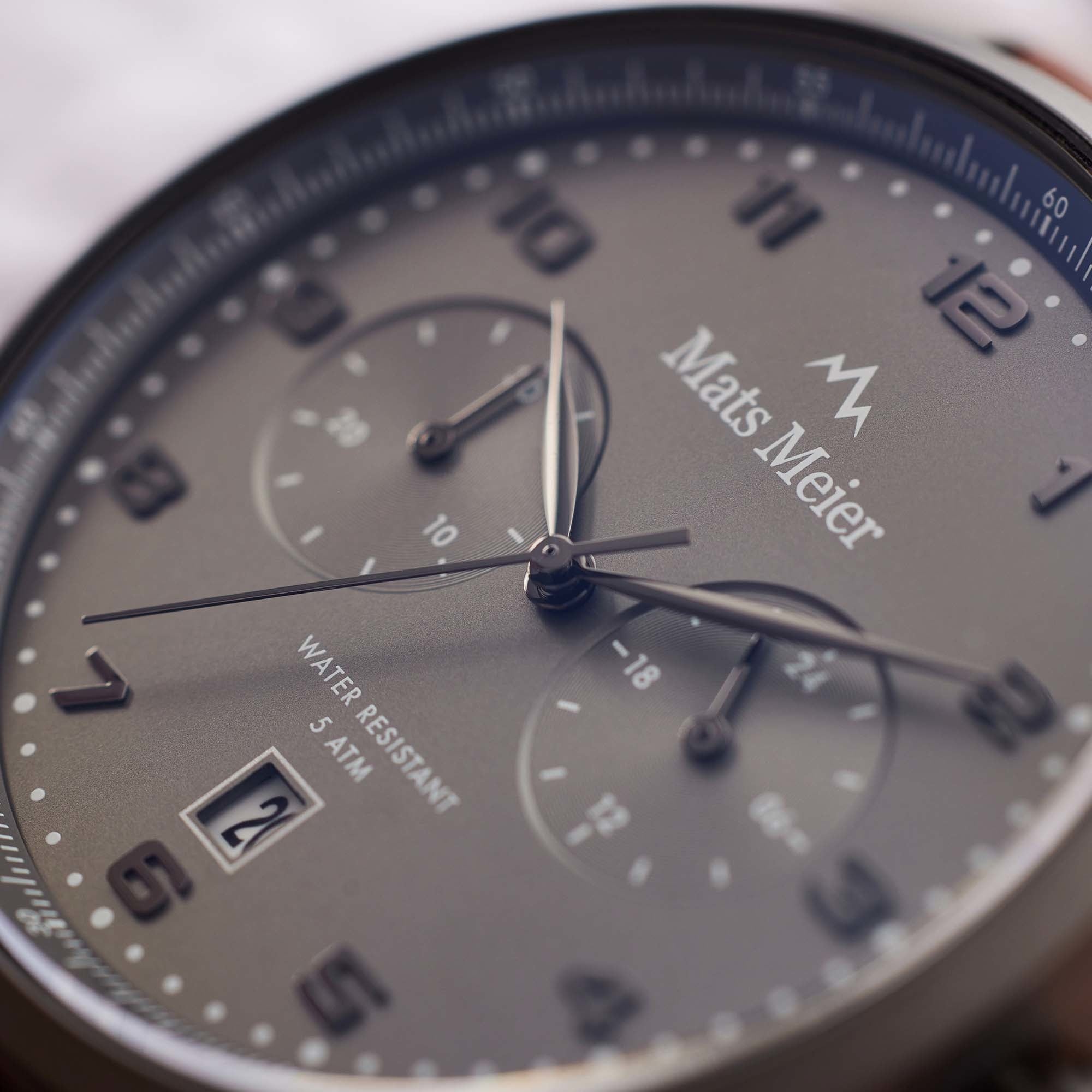 Mont Vélan chronograph gray / brown