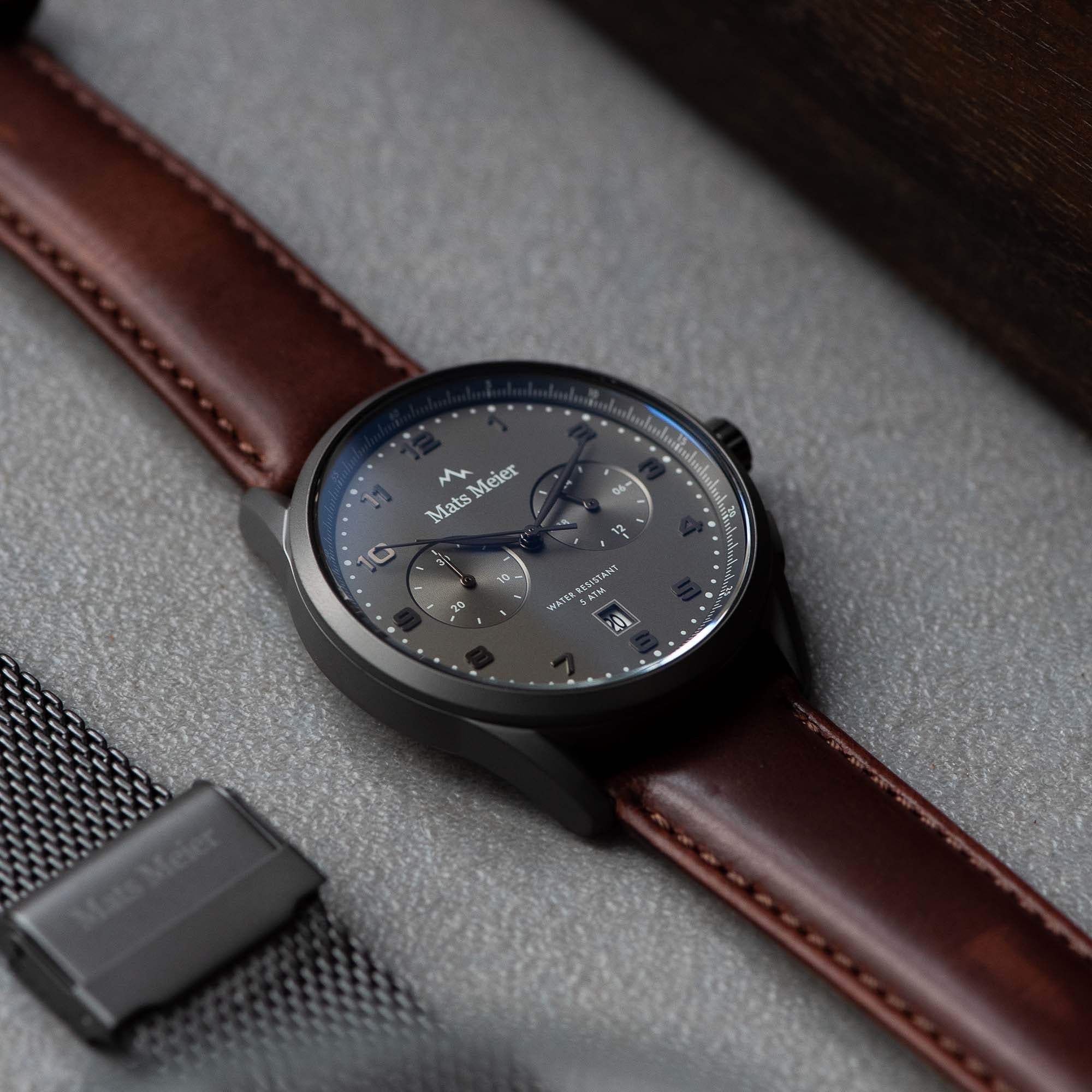 Mont Vélan chronograph gray / brown